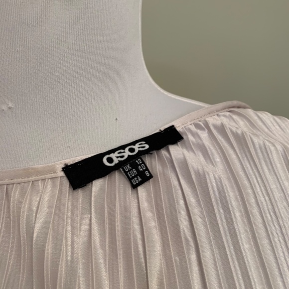 ASOS Platinum Pleated Draped Silky Top (8) - Picture 3 of 4